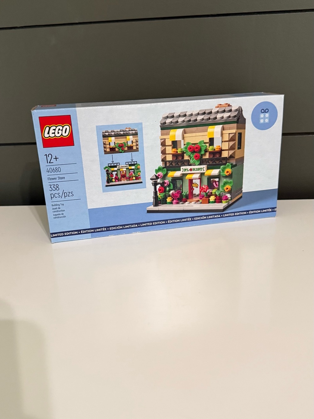 LEGO Flower Store Boxed Set with Green, Tan, Pink Accents 40680 LIMITED EDITION